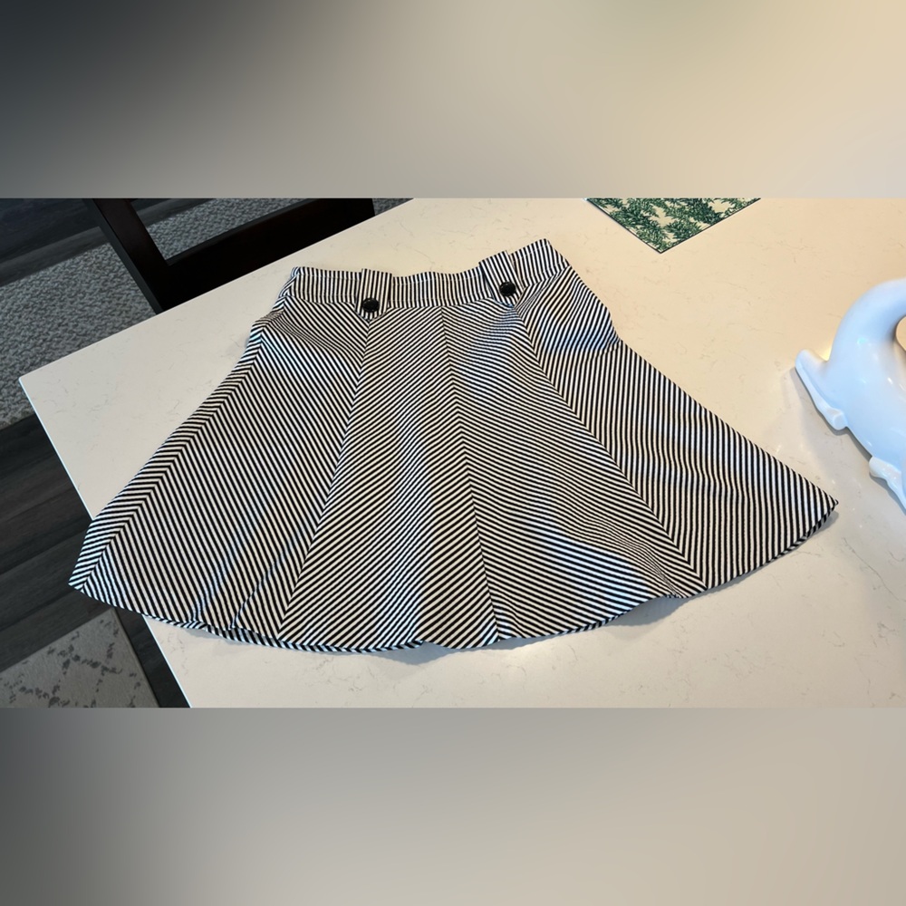 Trina trunk Black and White Skater Skirt size 4